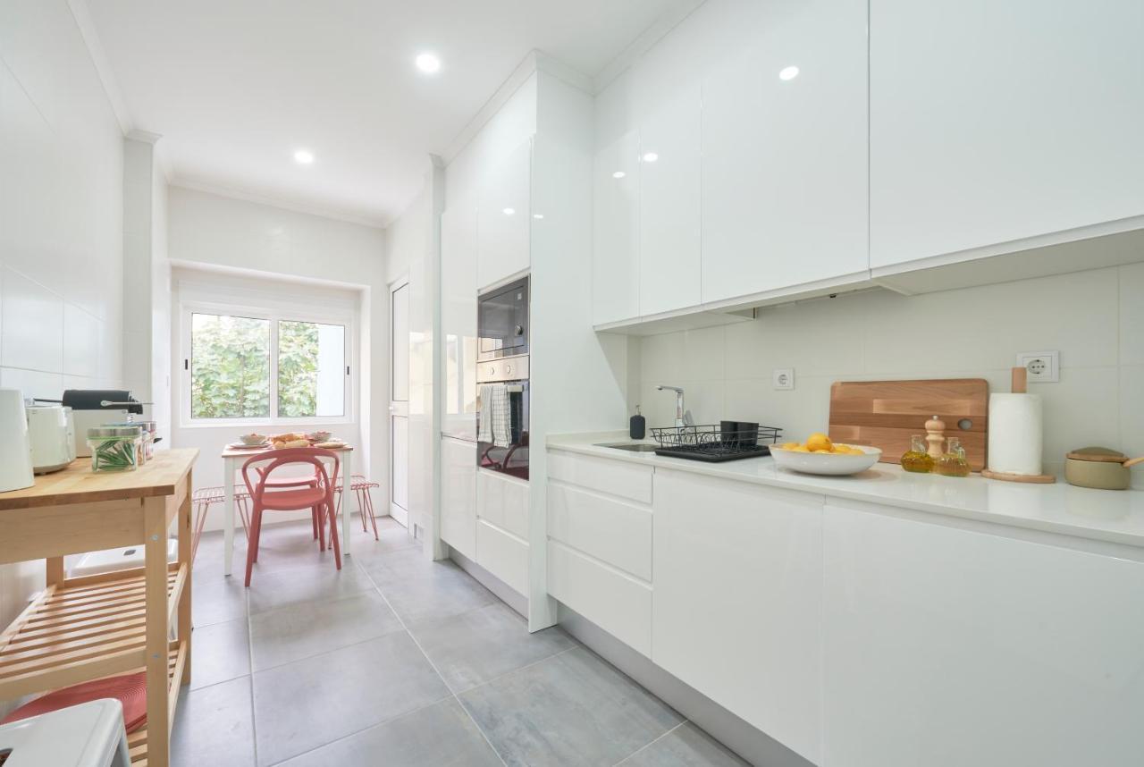 Spacious & Light-Filled 4Br Apartment By Timecoler Amadora Exterior photo